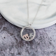 Picture of Casual Small Pendant Necklace with Beautiful Craftmanship