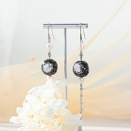 Picture of Filigree Medium fresh water pearl Dangle Earrings