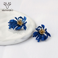 Picture of Bling Flowers & Plants Classic Stud Earrings