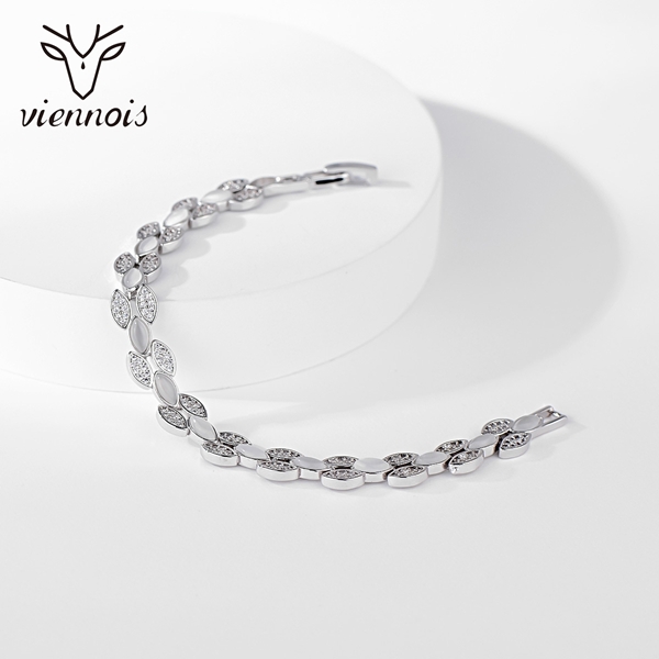 Picture of Low Price Platinum Plated Cubic Zirconia Fashion Bracelet from Trust-worthy Supplier