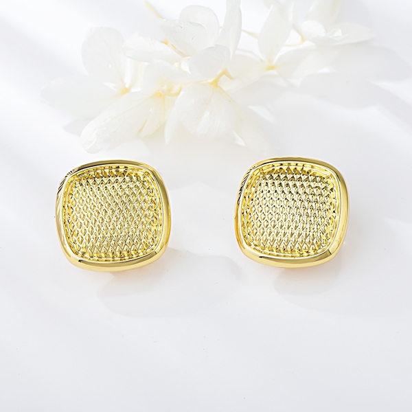 Picture of Attractive Gold Plated Dubai Stud Earrings For Your Occasions