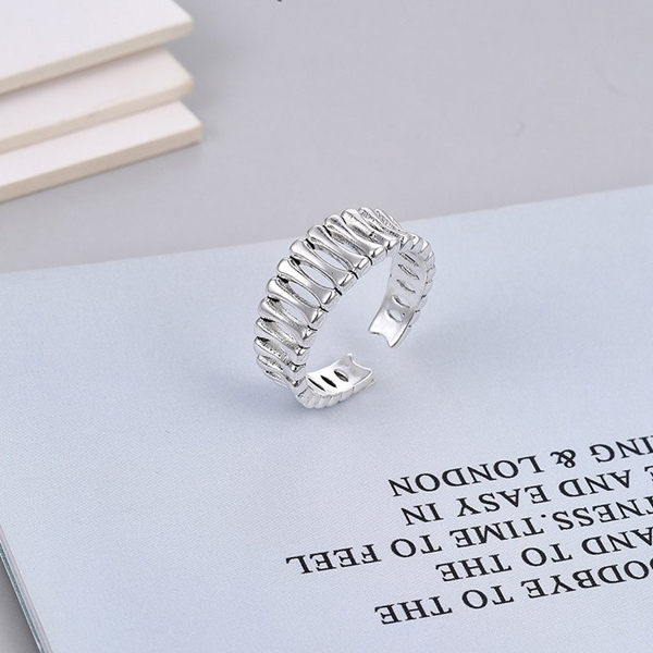 Picture of Zinc Alloy Platinum Plated Adjustable Ring Online Only