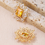 Picture of Luxury Gold Plated Big Stud Earrings in Exclusive Design