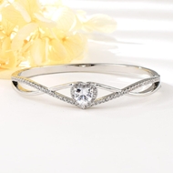 Picture of Beautiful Cubic Zirconia Love & Heart Fashion Bangle