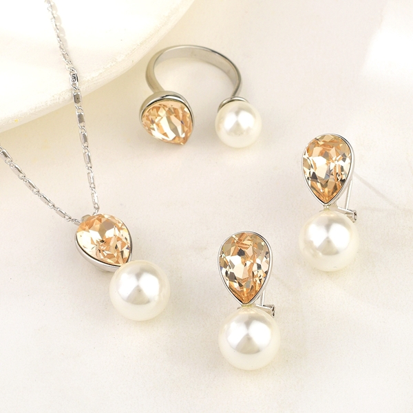 Picture of Fashion Swarovski Element Platinum Plated 3 Piece Jewelry Set