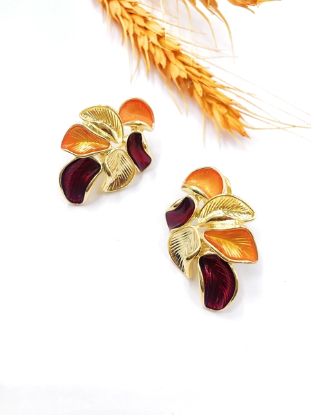 Picture of Party Enamel Clip On Earrings with Low MOQ