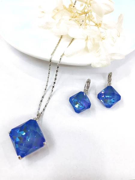 Picture of Hypoallergenic Colorful Swarovski Element 2 Piece Jewelry Set with Easy Return