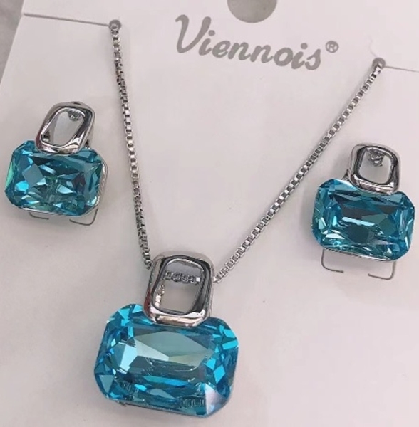 Picture of Sparkling Work Colorful 2 Piece Jewelry Set