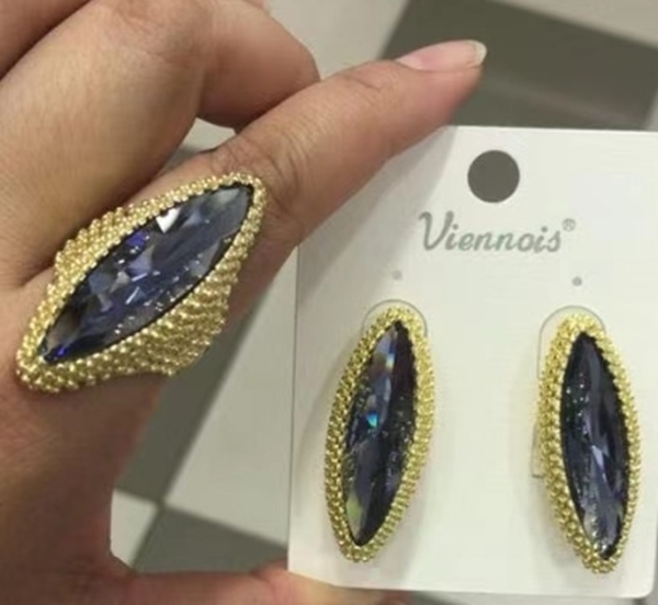 Picture of Low Price Gold Plated Colorful Tassel Earrings from Trust-worthy Supplier